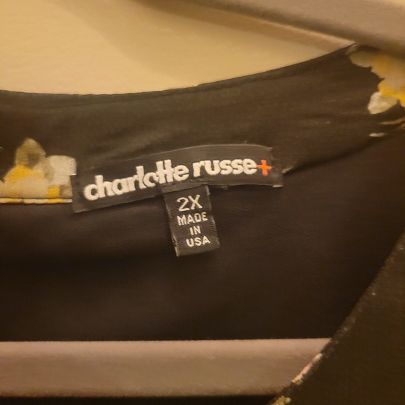 Short Black and Floral Dress. Size 2X - Picture 4 of 5